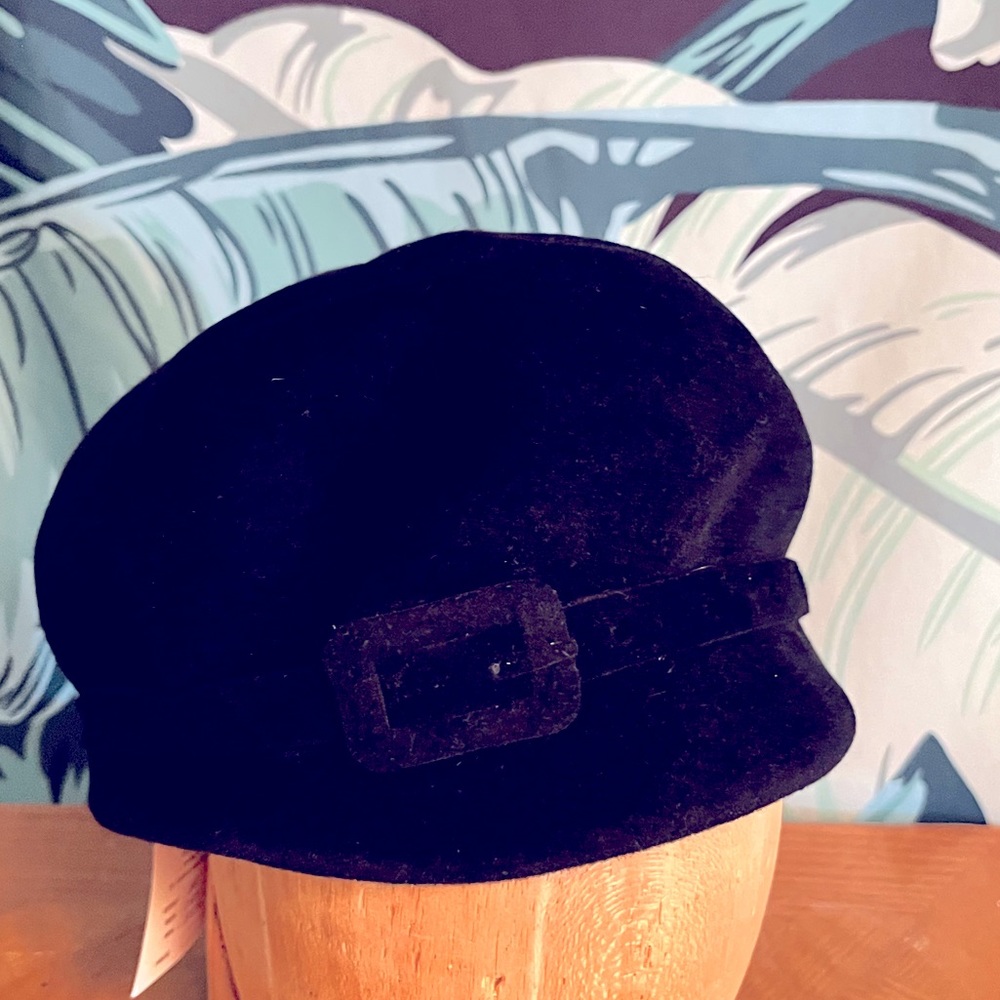 Lilliput black velvet cap